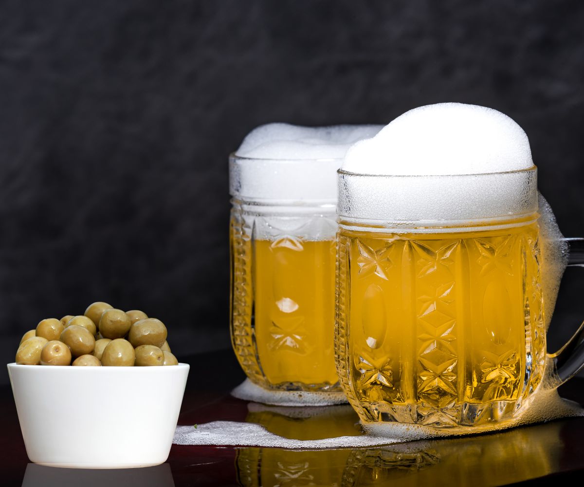 aceitunas y cerveza