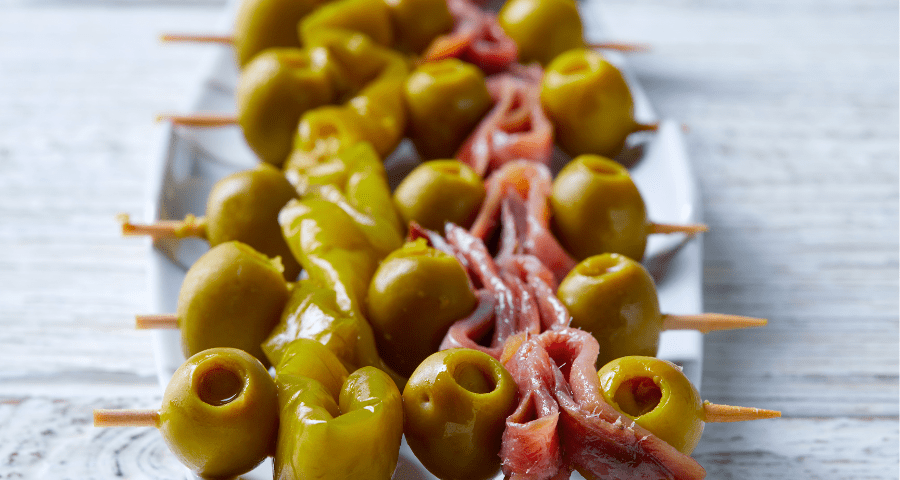 plato con guildas tradicionales